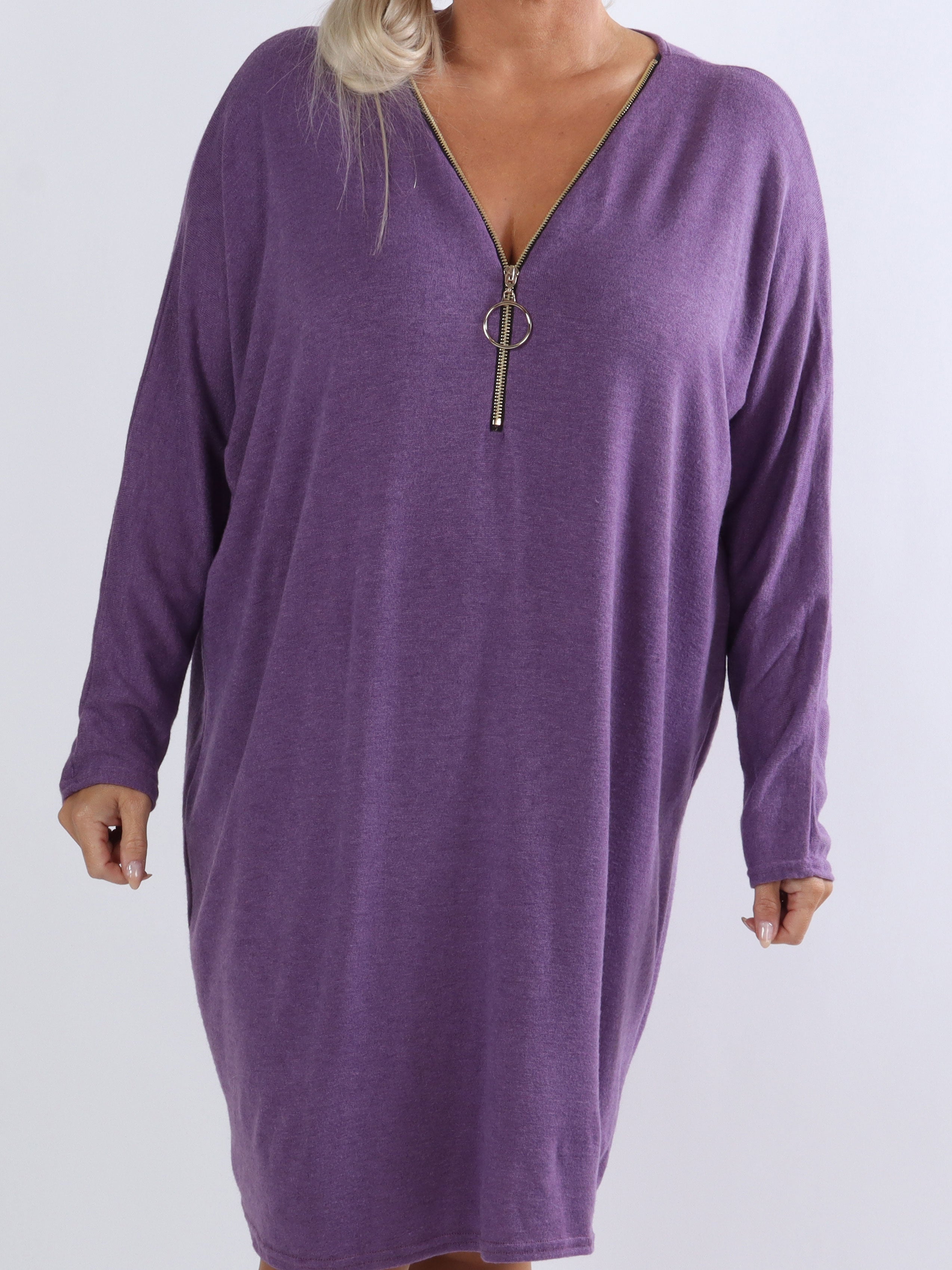 Filippa - Super blød plus size strikkjole med lynlås